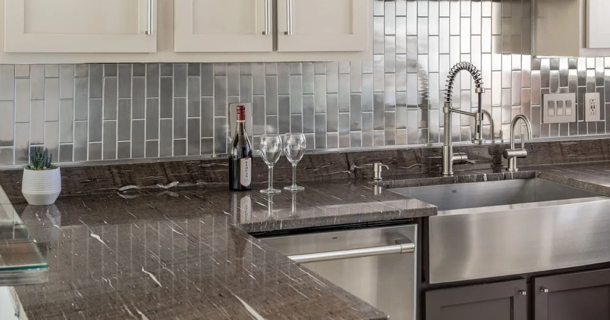 Tips-on-Where-to-End-Backsplash-When-Counter-is-Longer-Than-Cabinets