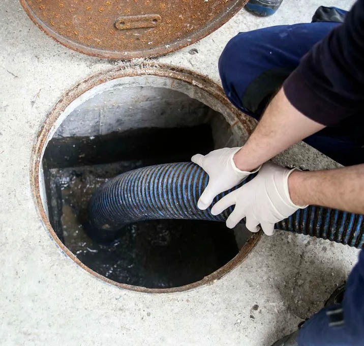 sewage cleanup service