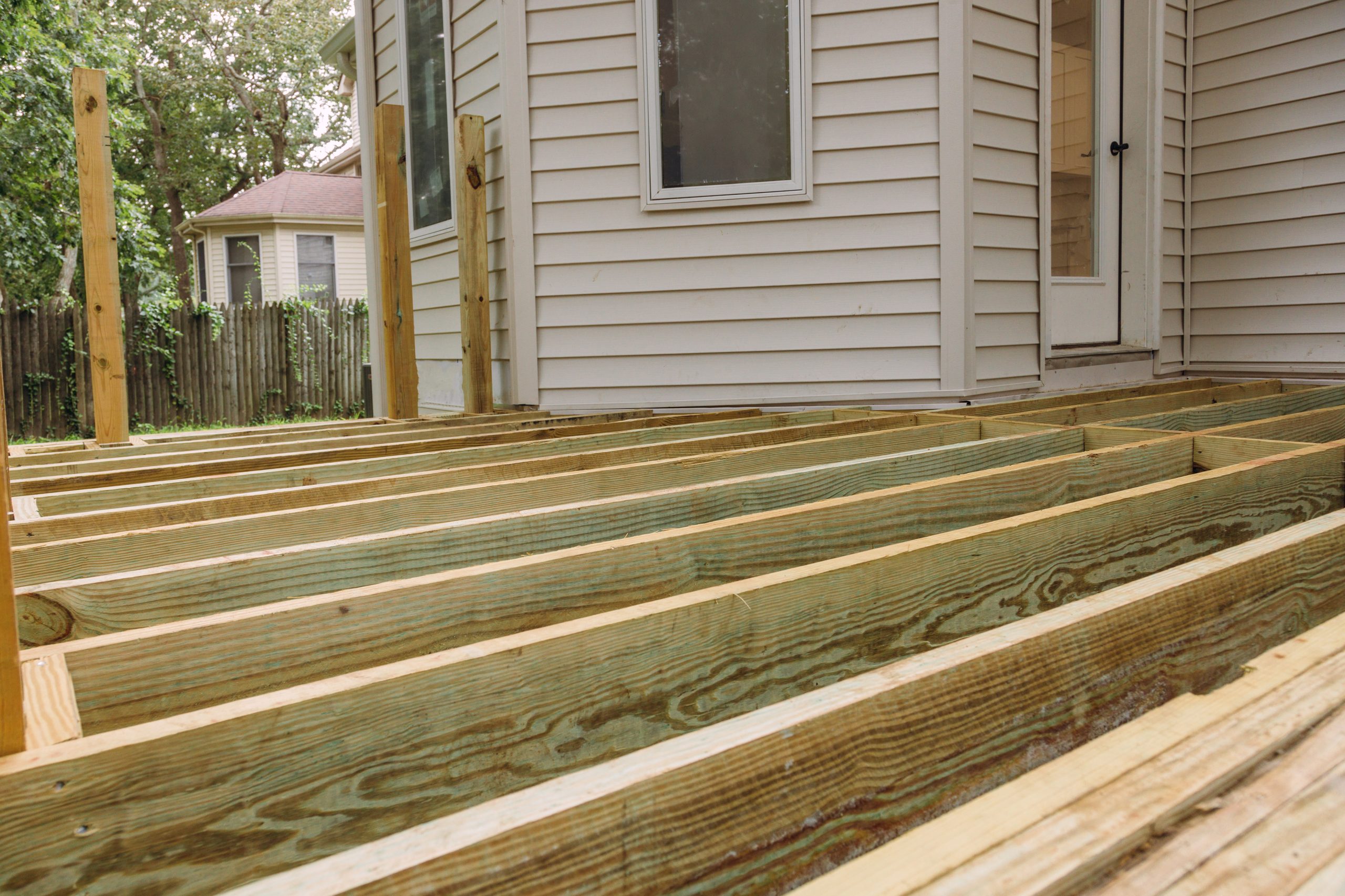 SI Construction & Remodeling|Deck Building